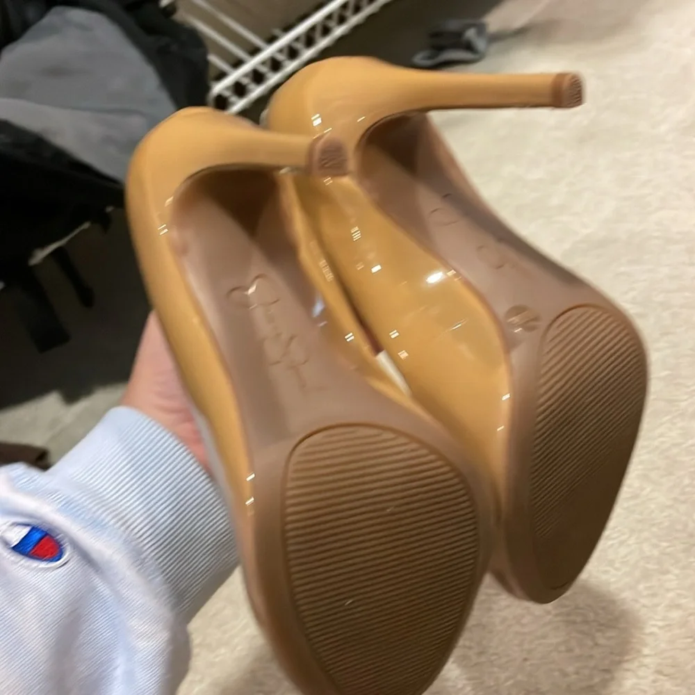 2016 NWOT VINTAGE Jessica Simpson nude high heels. Size 6. - Picture 4 of 5